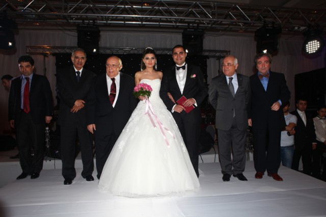Devlet Eski Bakanı Edip Safter Gaydalı’nın oğlu Ali Gaydalı ile Dilek-Ayhan Kahraman çiftinin kızı Merve Kahraman evlendi.