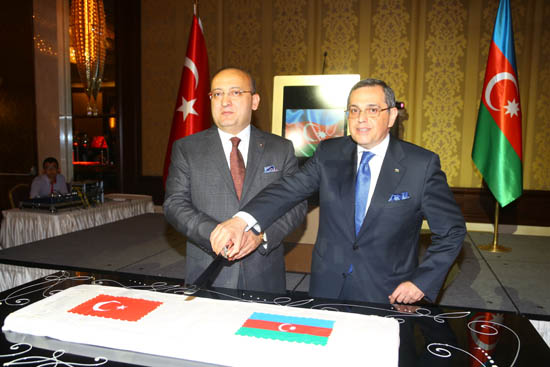 azerbaycan milli gunu-yalcin akdogan-faig bagirov