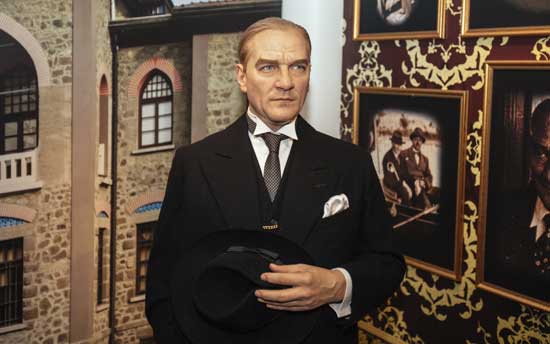 Ulu Önderimiz Mustafa Kemal Atatürk ölümünün 79’uncu yılında, Madame Tussauds İstanbul’da da saygı ve özlemle anılacak - mayatta.com haberler