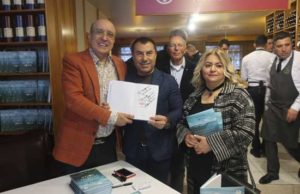 Trilye restoran'ın sahibi Süreyya Üzmez, Lezzetin Rotası adını verdiği kitabının imza töreninin Ankara'da KAV Butik'de gerçekleştirdi