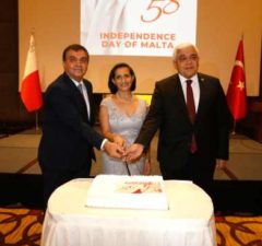 malta milli gunu-Faruk Kaymakci, Theresa Cutajar, Mustafa Hilmi Dulger-23.09.2022-mayatta