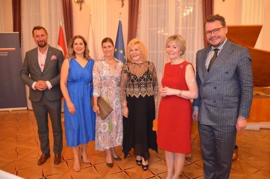 gülsin onay polonya büyükelçiliği mayatta haber