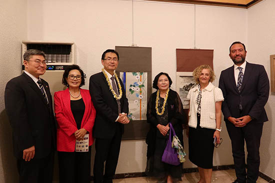 kore kultur merkezi isigi kucaklamak sergisi mayatta