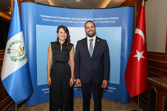 Guatemala 204 bagimsizlik kutlamasi ankara Monica Recinos, Eduardo Enrique Hernandez Recinos mayatta