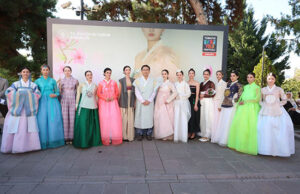 kore kultur merkezi hanbok defilesi mayatta