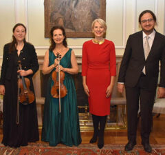 Keman Virtuozu Madeleine Mitchell resitali birlesik krallik ankara buyukelciligi jill morris mayatta