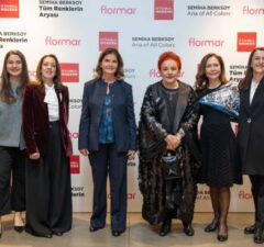 Semiha Berksoy tum renklerin aryasi-Yazin ozturk, oyku ozsoy Sagnak, Oya Eczacibasi, Zeliha Berksoy, Tuba Altunterim, Deniz Pehlivaner mayatta 22012026