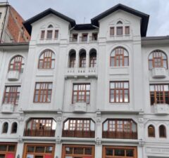 Vekam büyük apartman