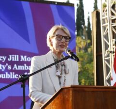 jill morris kral III charles dogum gunu