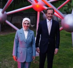 belcika milli gunu hendrik van de velde mahinur ozdemir goktas