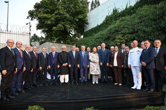 pakistanin 79 bagimsizlik yildonumu resepsiyonu mayatta 15.082026